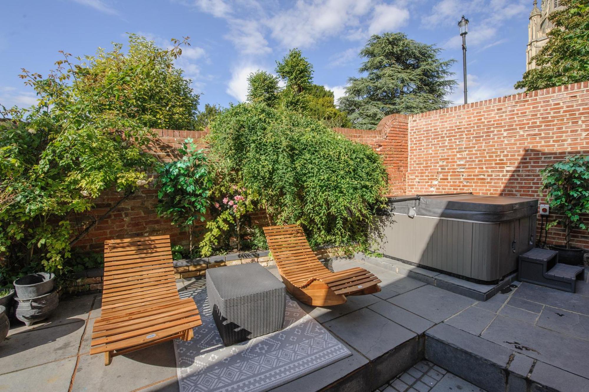 Huge Deluxe 600 Year Old Essex Manor, Hot Tub, Cinema Room, Sky Tv Saffron Walden Eksteriør billede